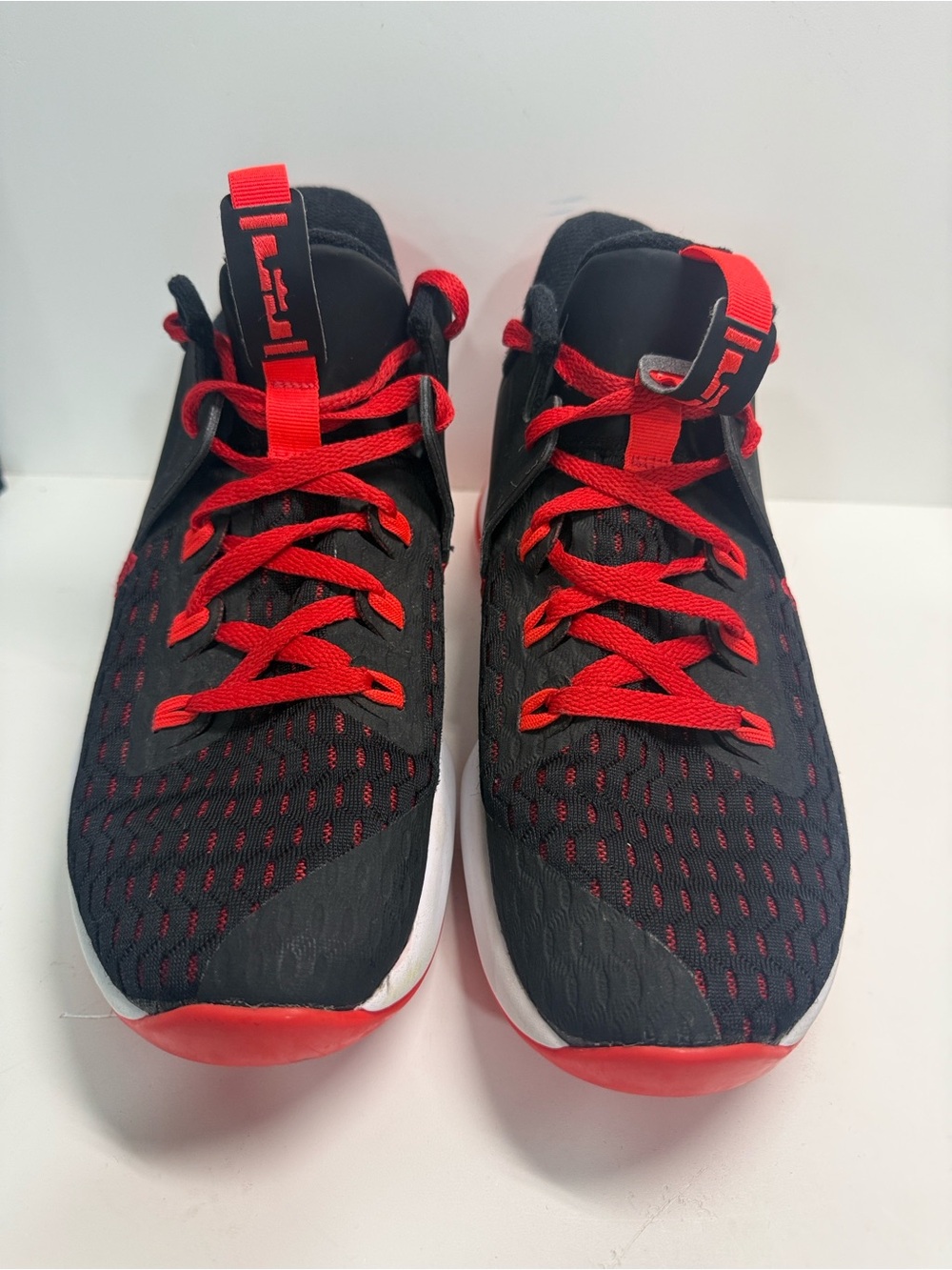 Nike LeBron Witness 5 BRED Black Red CQ9380-005 Men's Sz 8.5 26.5Basketball Shoe